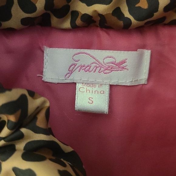 Girls - Grane brand poofy vest leopard with pink inside - size small - NWOT - Picture 2 of 5